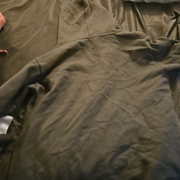 Pink hoodie - Picture 3 of 4